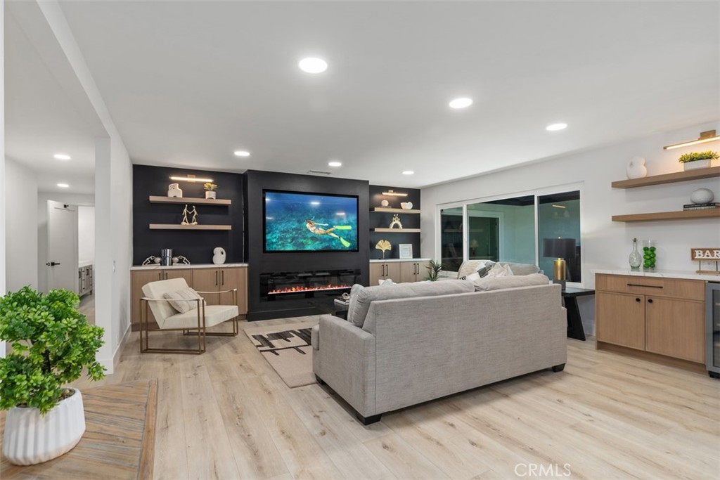 13762 Palace Way Tustin, CA 92780 - Photo 6 of 43