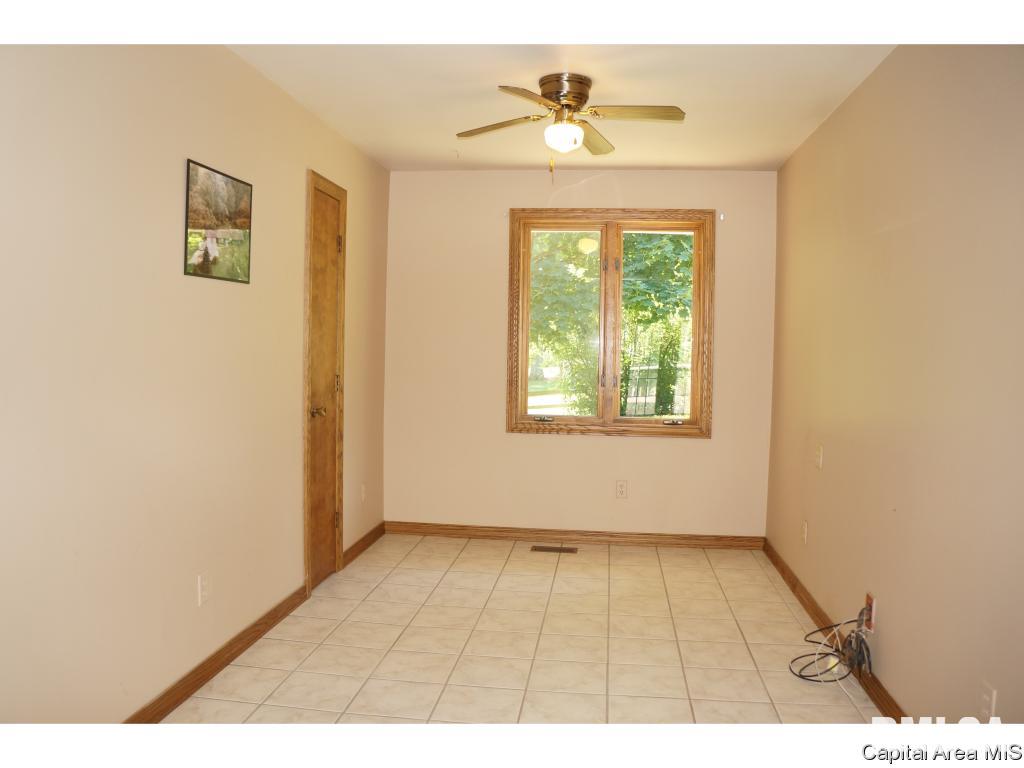 40 Country Lake Road Springfield, IL 62711 - Photo 11 of 33