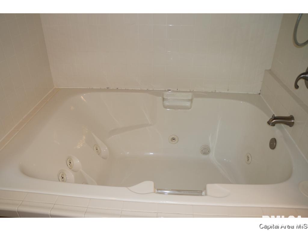 40 Country Lake Road Springfield, IL 62711 - Photo 20 of 33