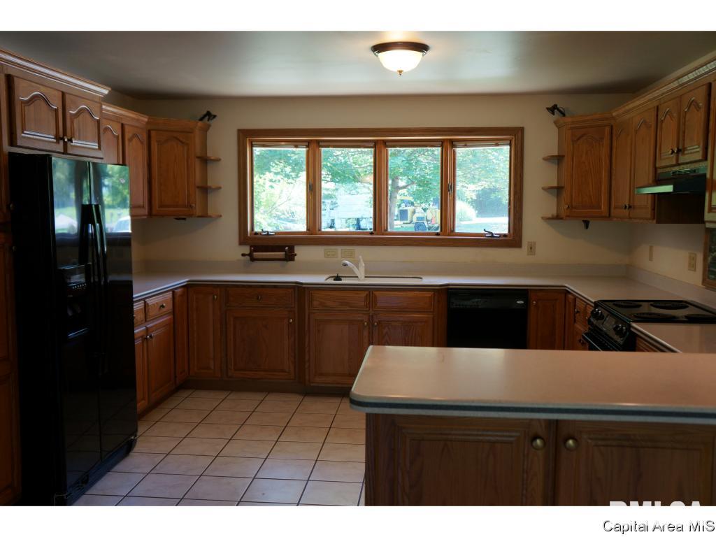 40 Country Lake Road Springfield, IL 62711 - Photo 3 of 33