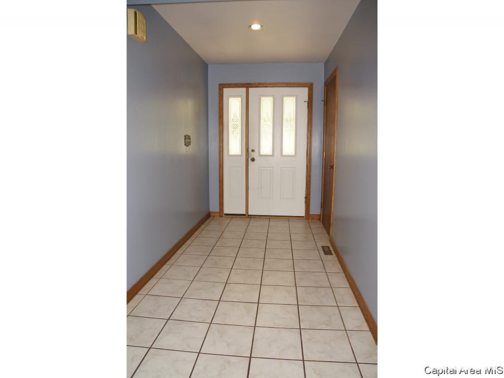 40 Country Lake Road Springfield, IL 62711 - Photo 10 of 33