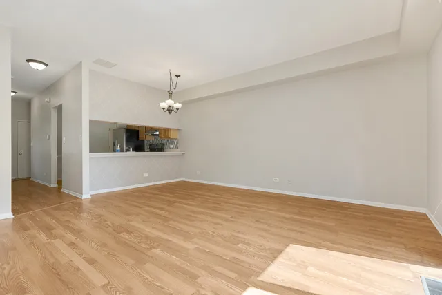 $329,000 | 1171 Regency Drive, Schaumburg, IL 60193