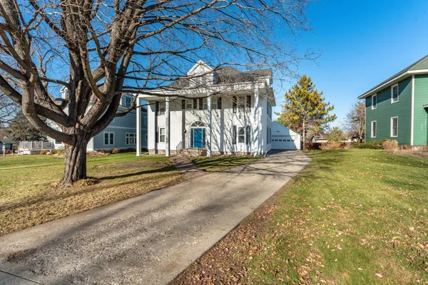 $236,000 | 414 East Division Street, Elbow Lake, MN 56531