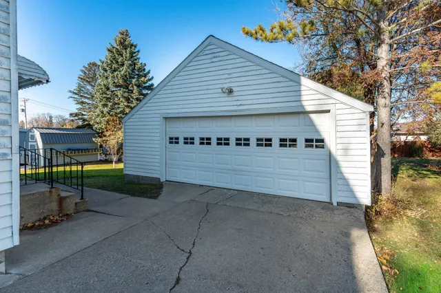 $239,900 | 414 East Division Street, Elbow Lake, MN 56531