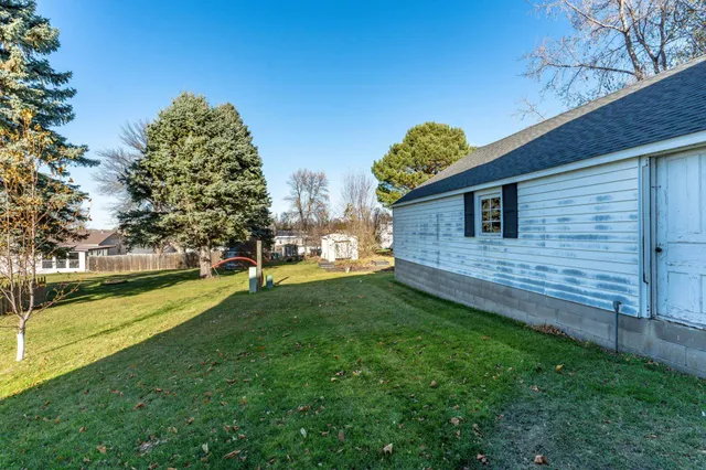 $239,900 | 414 East Division Street, Elbow Lake, MN 56531