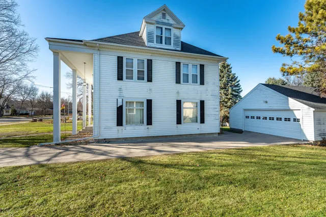 $239,900 | 414 East Division Street, Elbow Lake, MN 56531