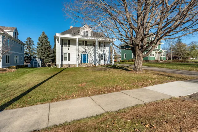 $239,900 | 414 East Division Street, Elbow Lake, MN 56531