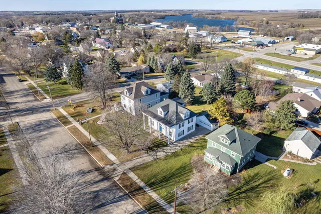 $239,900 | 414 East Division Street, Elbow Lake, MN 56531