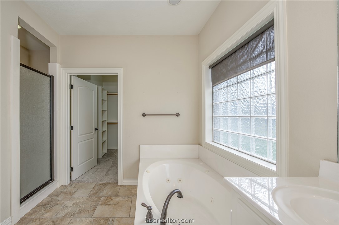 4192 WAGONWHEEL Road Bryan, TX 77808 - Photo 17 of 41