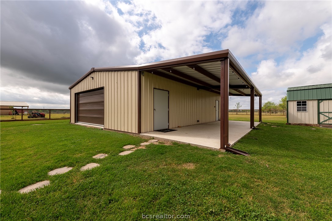 4192 WAGONWHEEL Road Bryan, TX 77808 - Photo 28 of 41