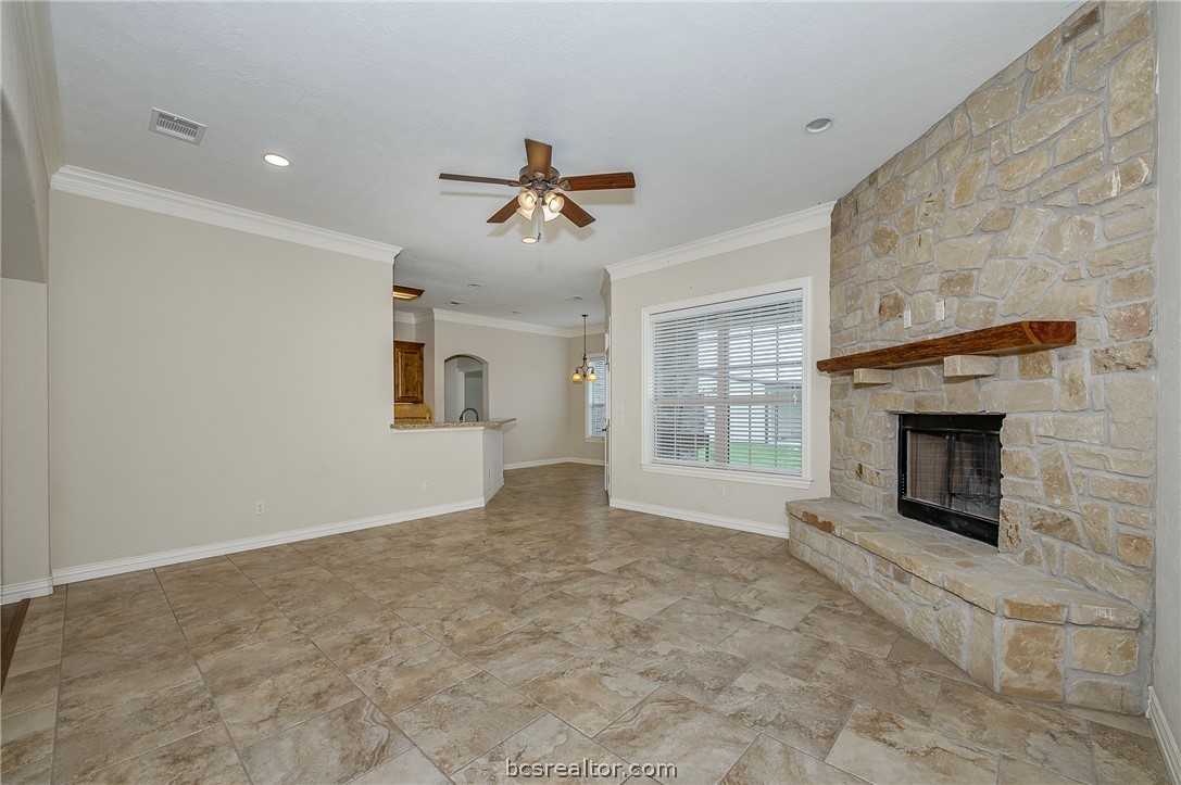 4192 WAGONWHEEL Road Bryan, TX 77808 - Photo 4 of 41