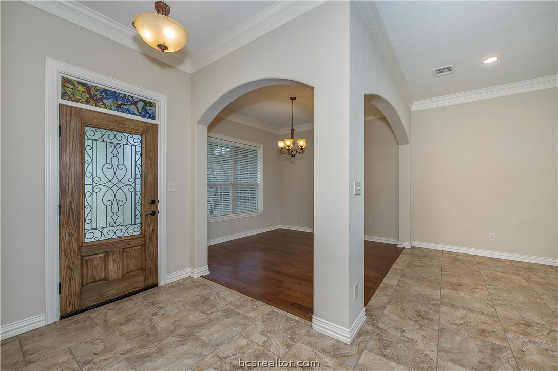 4192 WAGONWHEEL Road Bryan, TX 77808 - Photo 5 of 41