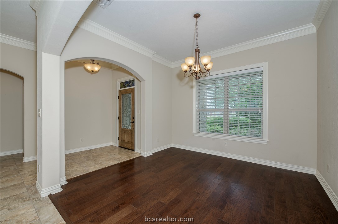 4192 WAGONWHEEL Road Bryan, TX 77808 - Photo 7 of 41