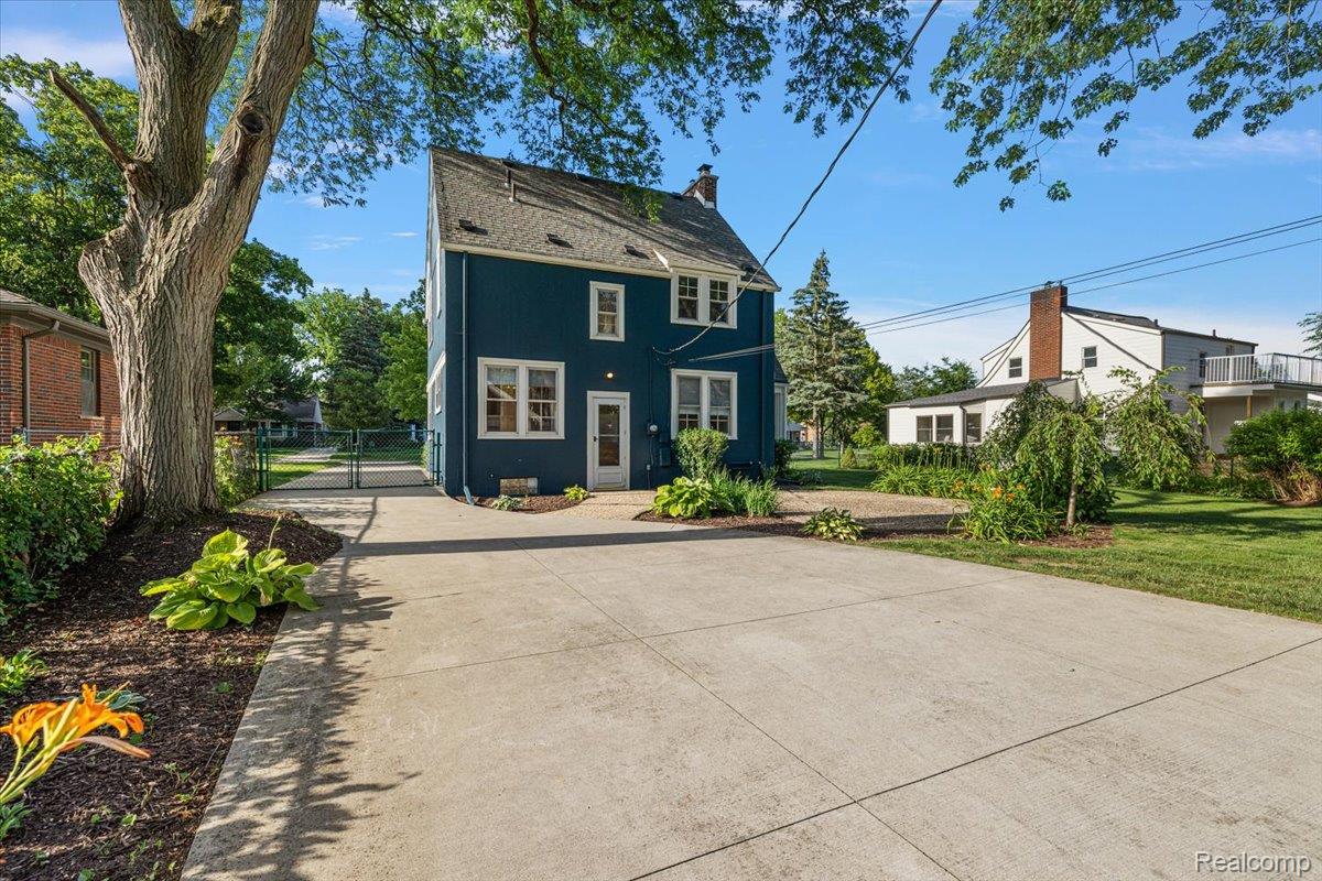 2136 Dorchester Road Birmingham, MI 48009 - Photo 55 of 76 020-2136 Dorchester-17.jpg