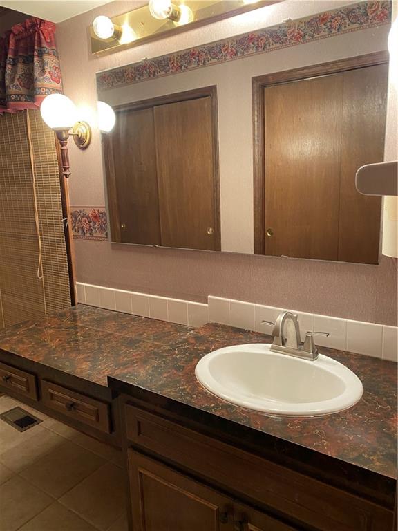 8404 Oaklandon Road Indianapolis, IN 46236 - Photo 15 of 34
