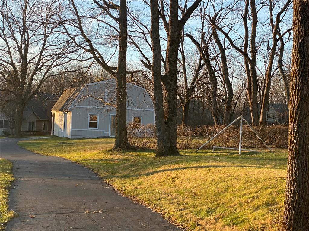 8404 Oaklandon Road Indianapolis, IN 46236 - Photo 6 of 34