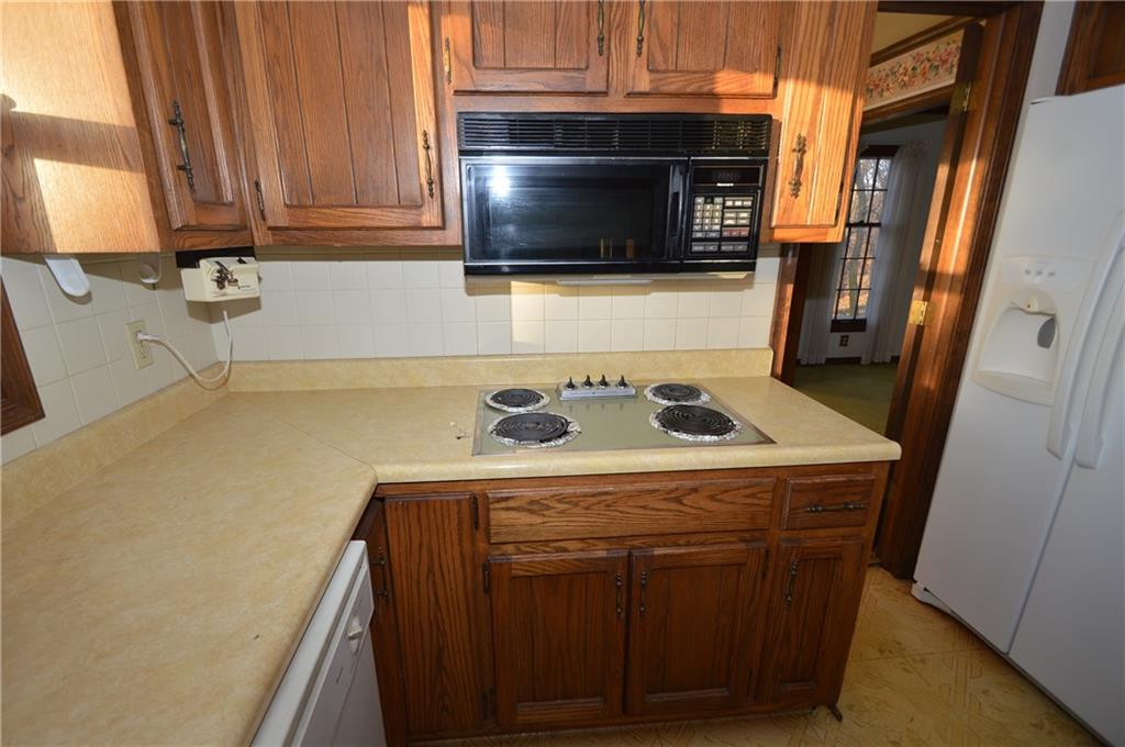 8404 Oaklandon Road Indianapolis, IN 46236 - Photo 9 of 34