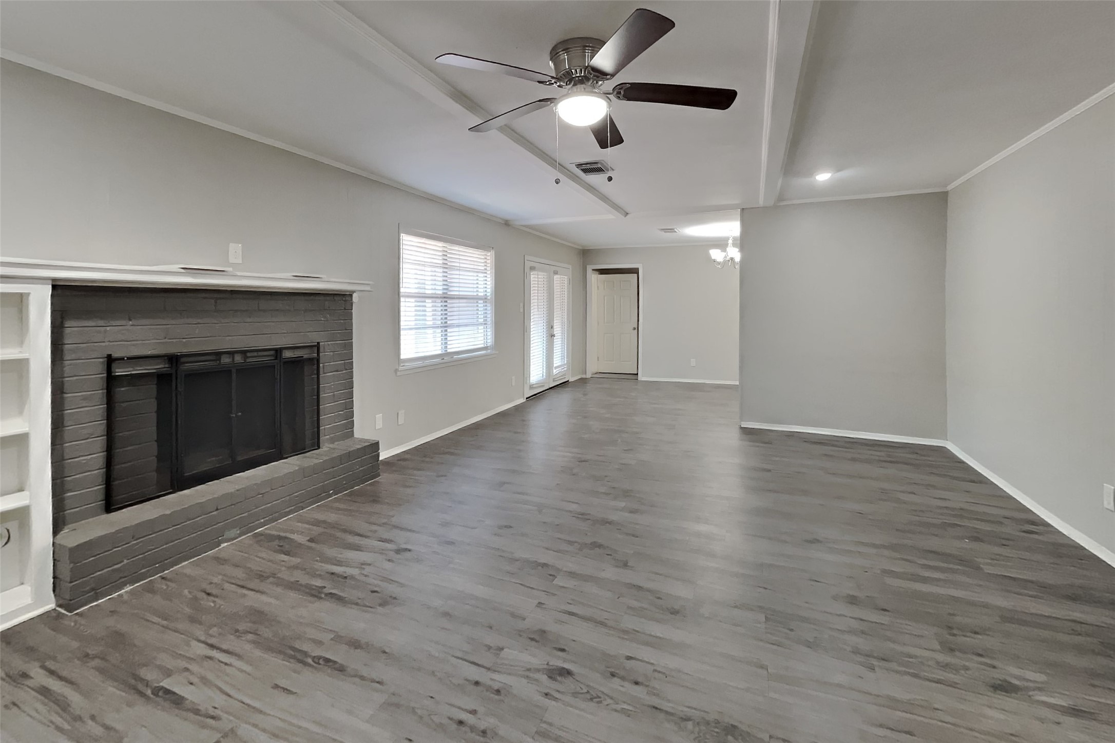246 Spring Pines Drive Spring, TX 77386 - Photo 2 of 19 Gallery Image 2