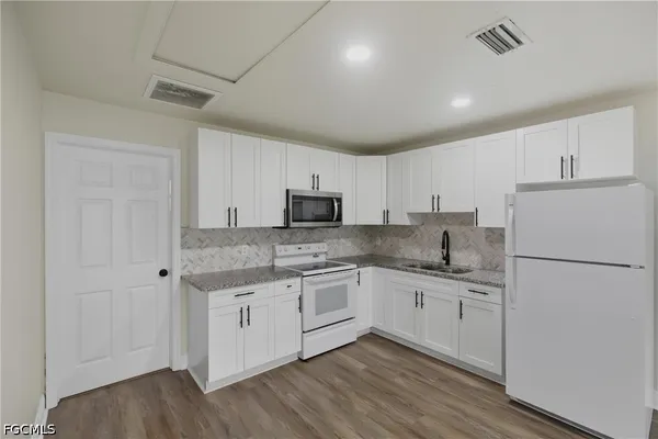 $239,900 | 25 Cypress Street, North Fort Myers, FL 33903