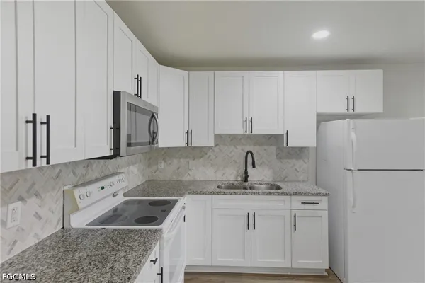 $239,900 | 25 Cypress Street, North Fort Myers, FL 33903