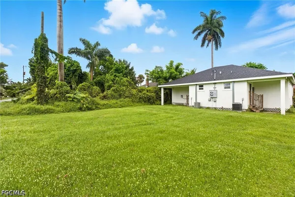 $239,900 | 25 Cypress Street, North Fort Myers, FL 33903