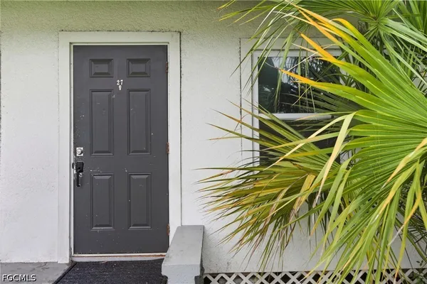 $239,900 | 25 Cypress Street, North Fort Myers, FL 33903