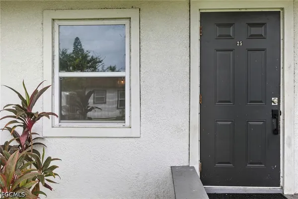 $239,900 | 25 Cypress Street, North Fort Myers, FL 33903
