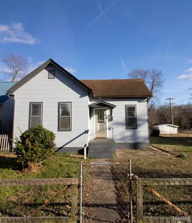 $135,000 | 123 East 2nd Street, De Soto, MO 63020