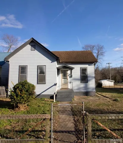 $135,000 | 123 East 2nd Street, De Soto, MO 63020