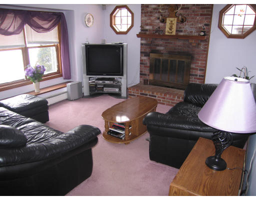 3 A Jesse George Road, Unit 3A Plaistow, NH 03865 - Photo 4 of 9 Gallery Image 4
