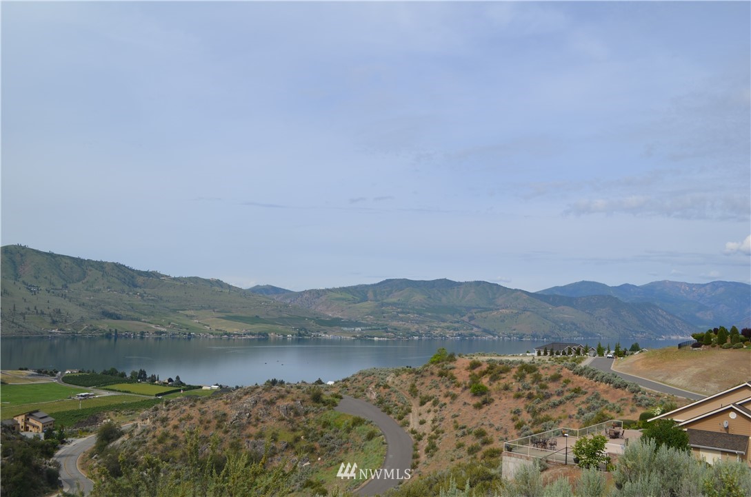 111 Crest Drive Chelan, WA 98816 - Photo 7 of 9 a view of lake with mountain