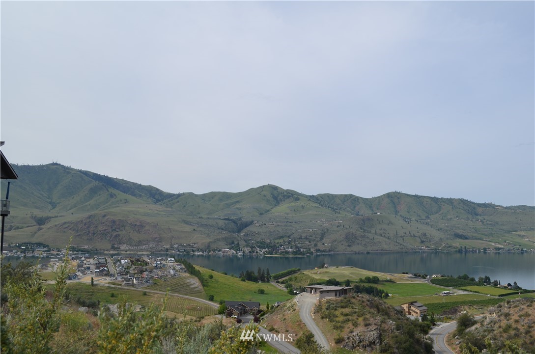 111 Crest Drive Chelan, WA 98816 - Photo 8 of 9