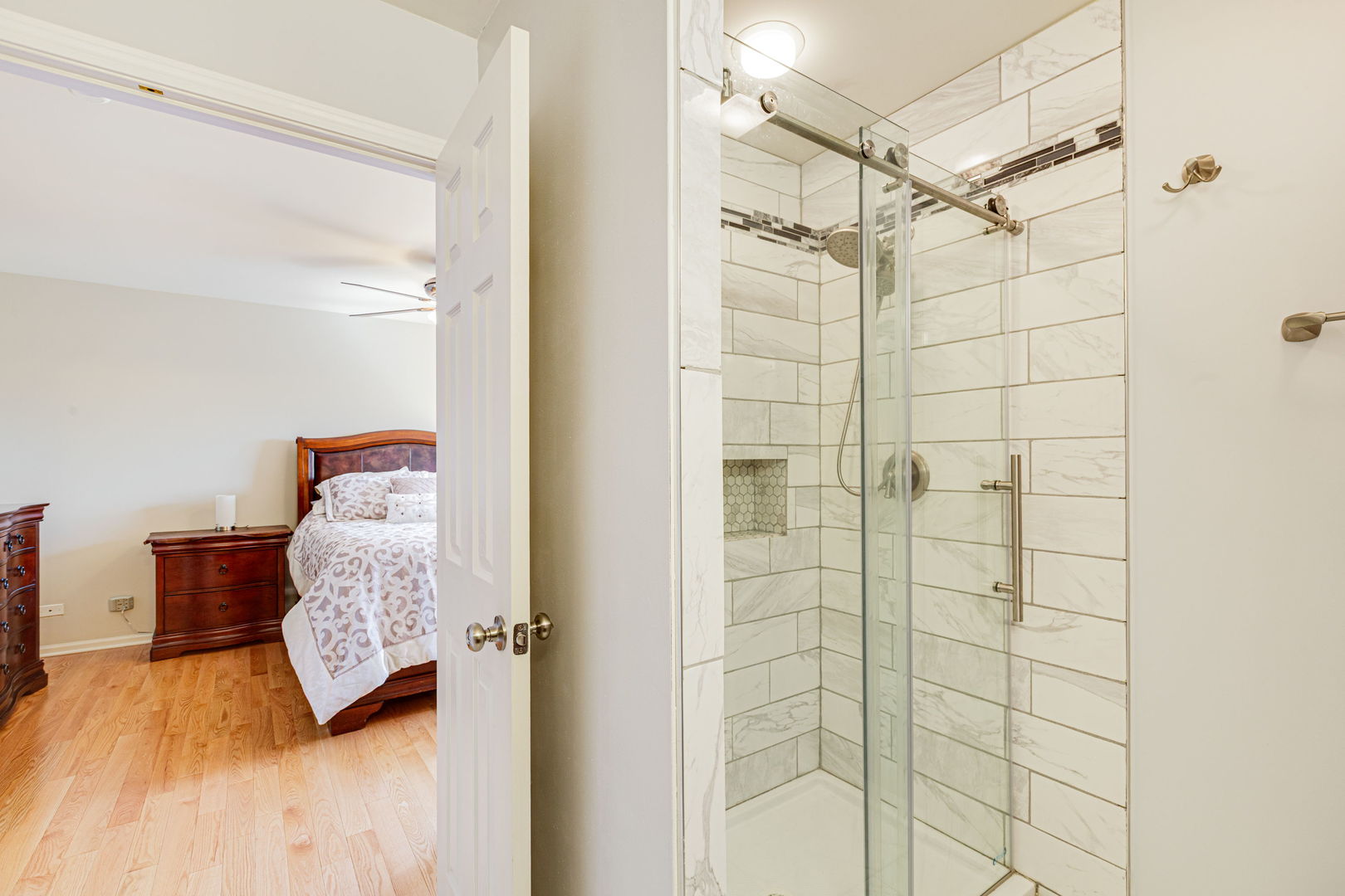 674 Lambert Lane Bartlett, IL 60103 - Photo 14 of 22 a bathroom with a shower