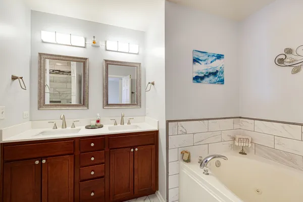 $359,000 | 674 Lambert Lane, Bartlett, IL 60103