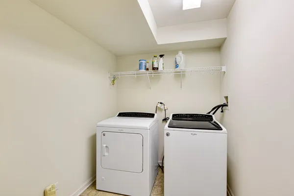 $359,000 | 674 Lambert Lane, Bartlett, IL 60103