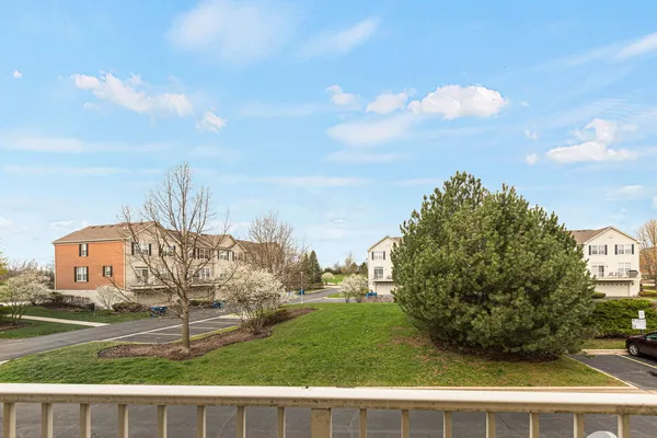 $359,000 | 674 Lambert Lane, Bartlett, IL 60103