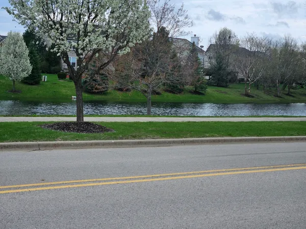 $359,000 | 674 Lambert Lane, Bartlett, IL 60103