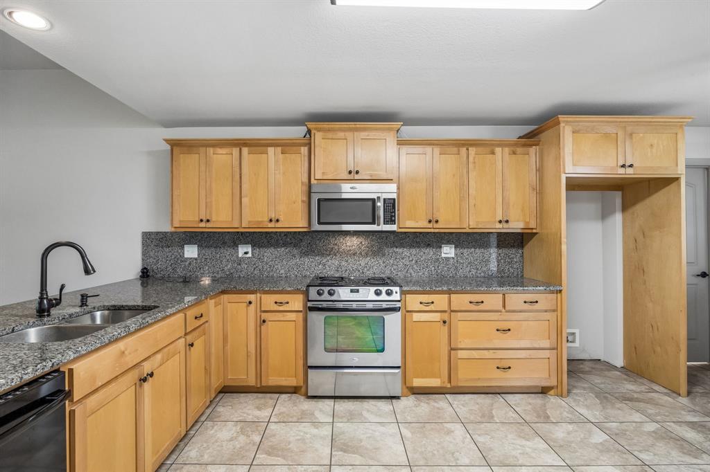 3111 North Walnut Grove Road Midlothian, TX 76065 - Photo 7 of 20