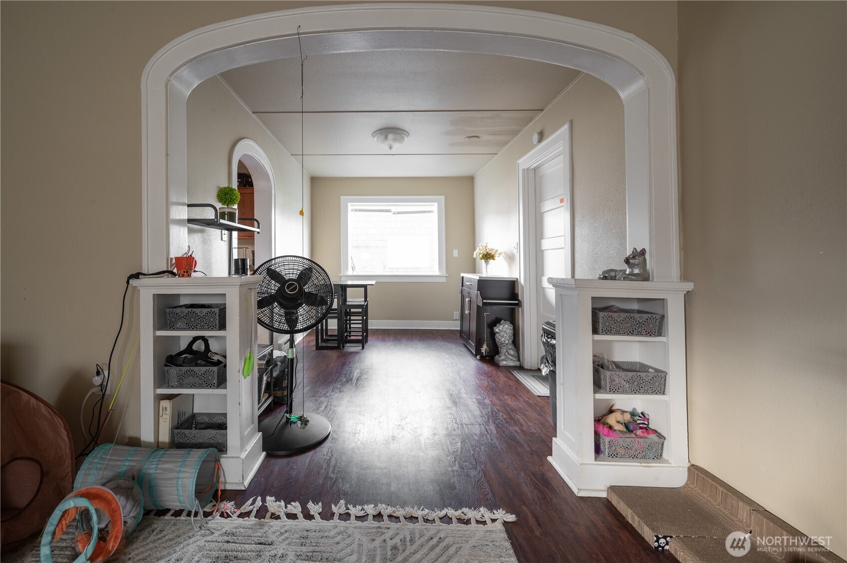 409 North M Street Aberdeen, WA 98520 - Photo 11 of 20 a living room with furniture and a wooden floor