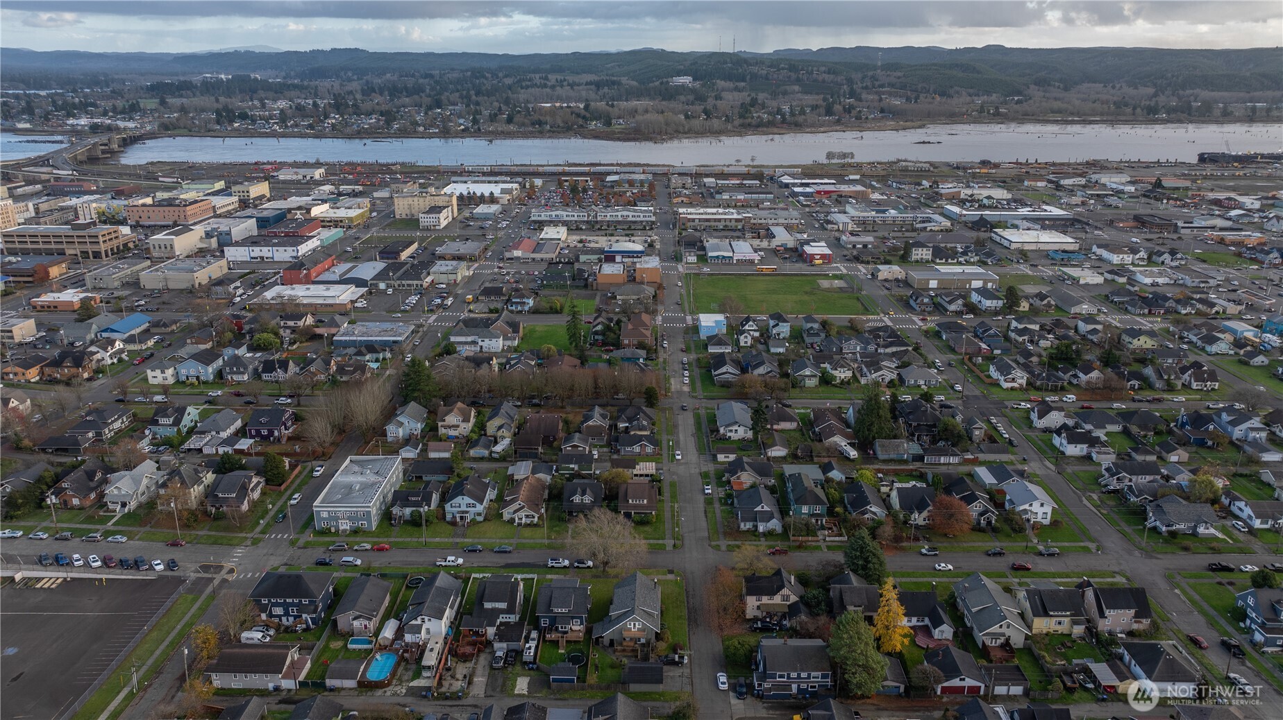 409 North M Street Aberdeen, WA 98520 - Photo 20 of 20 a view of a city