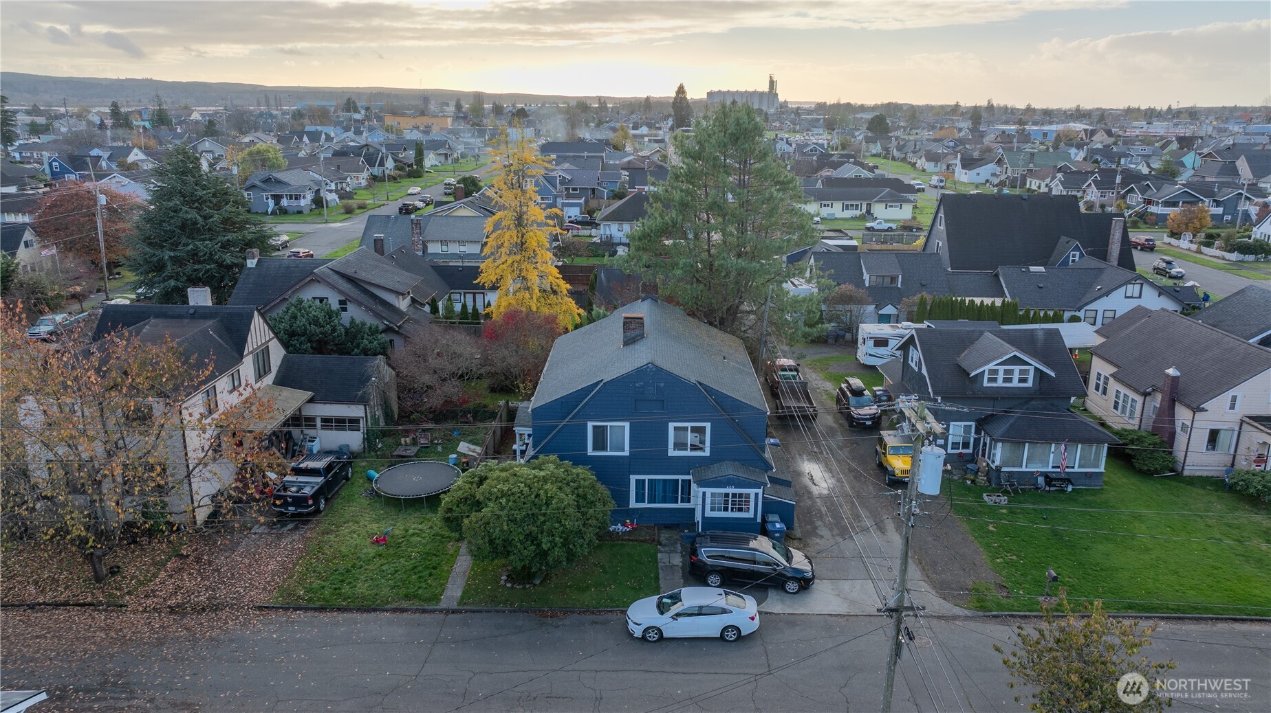 409 North M Street Aberdeen, WA 98520 - Photo 8 of 20 an aerial view of multiple house