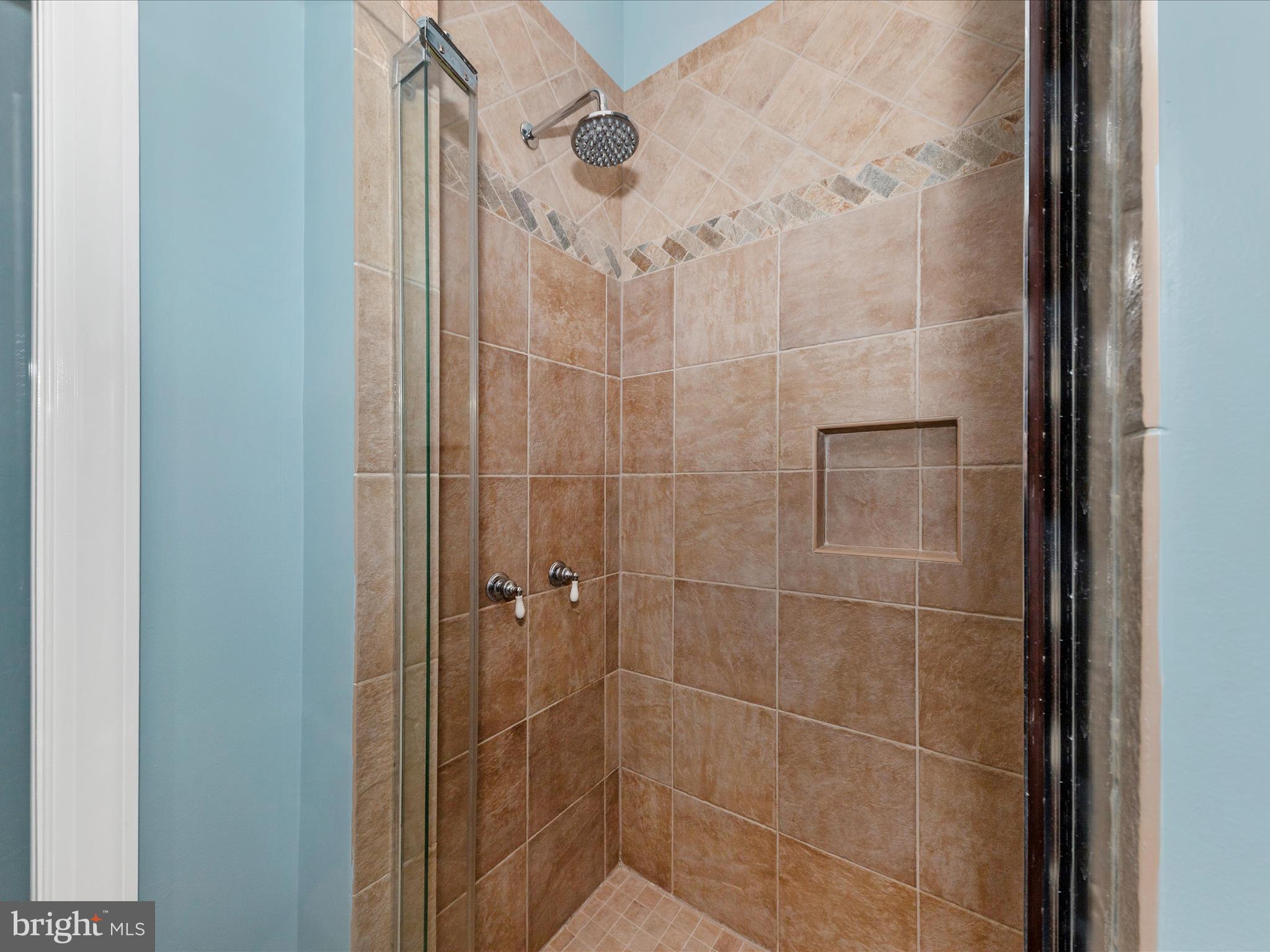 2731 Jennings Road Kensington, MD 20895 - Photo 20 of 46 Comfortable Shower