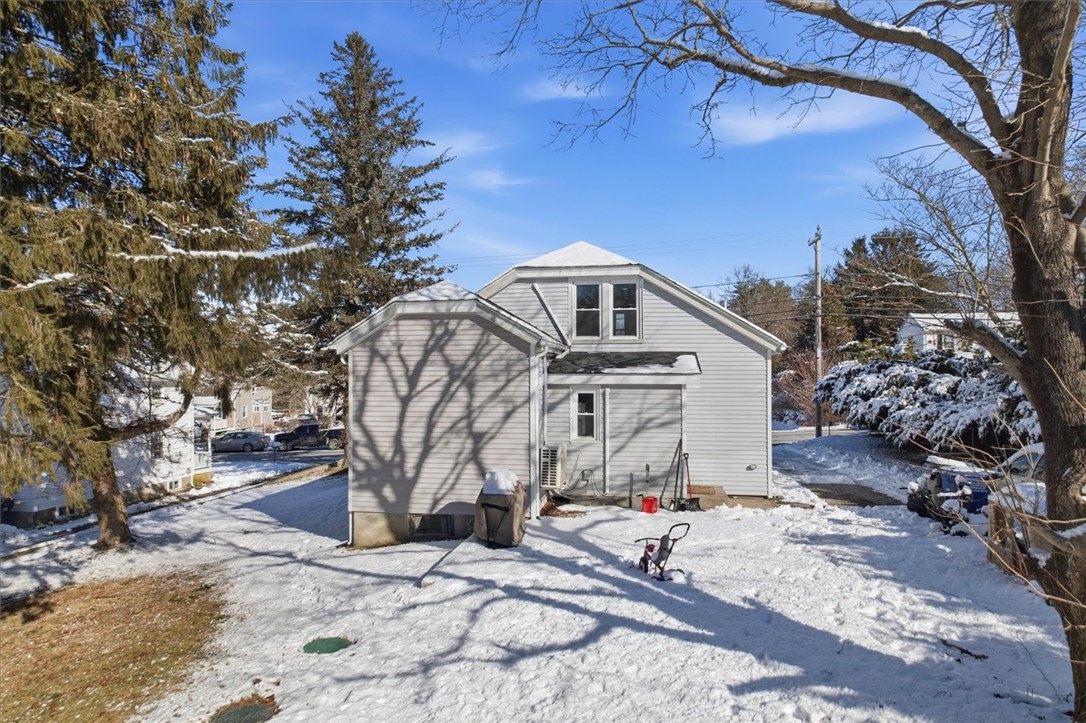 91 Church Street Westerly, RI 02808 - Photo 7 of 47