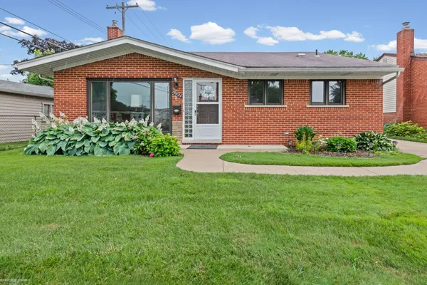 $280,000 | 19824 Sussex Street, St. Clair Shores, MI 48081