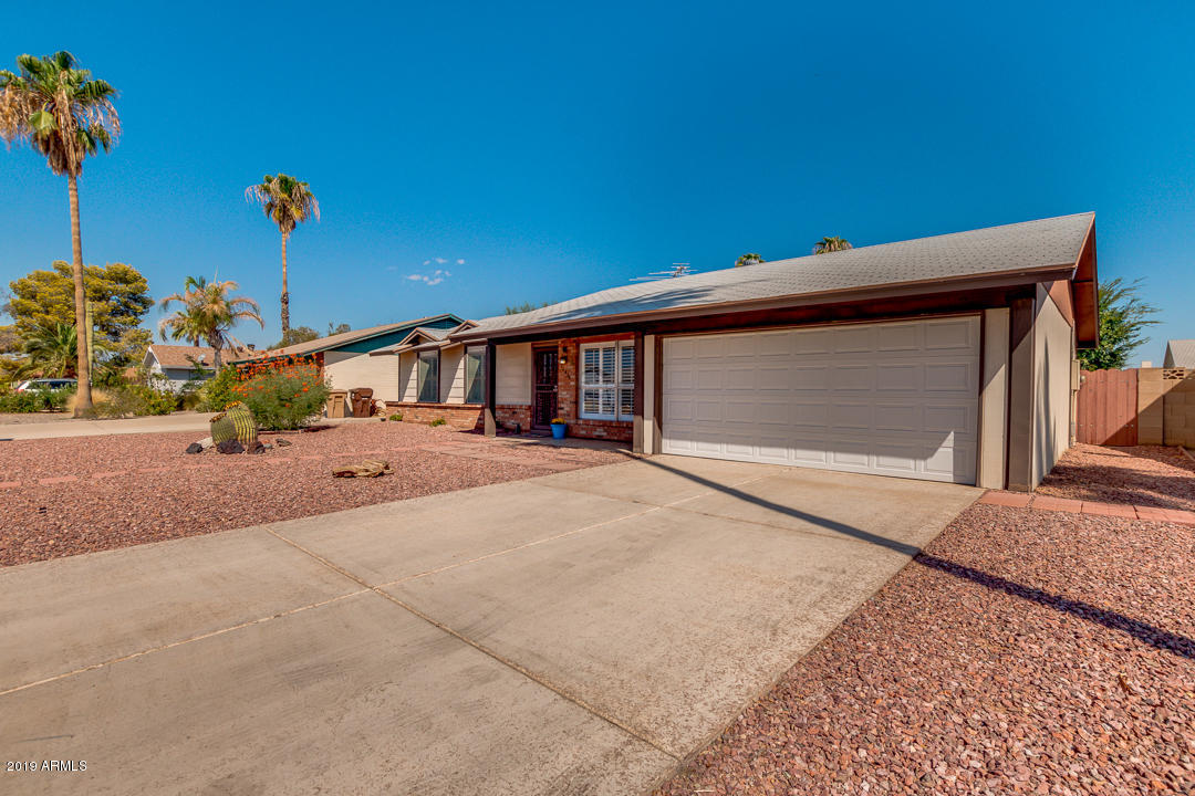 10622 West Ruth Avenue Peoria, AZ 85345 - Photo 3 of 28 03-Ruth_