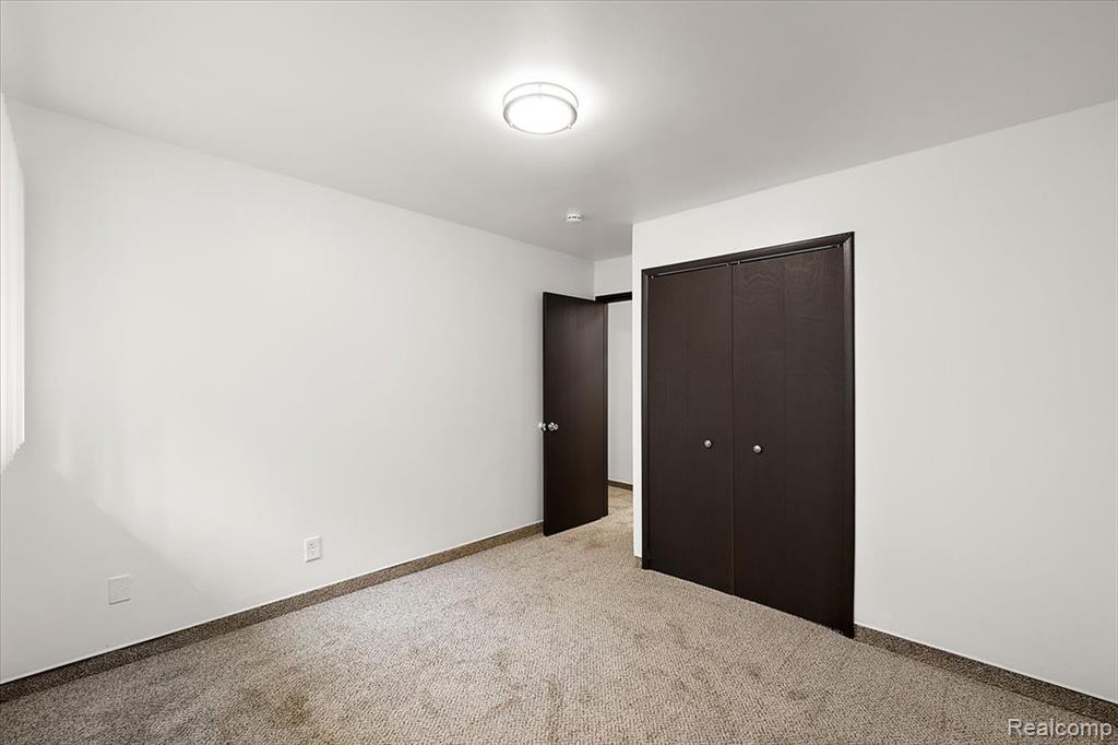 384 West Drahner Road, Unit C13 Oxford, MI 48371 - Photo 20 of 38