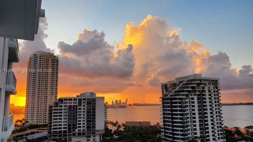 701 Brickell Key Boulevard, Unit 1611 Miami, FL 33131 - Photo 3 of 31