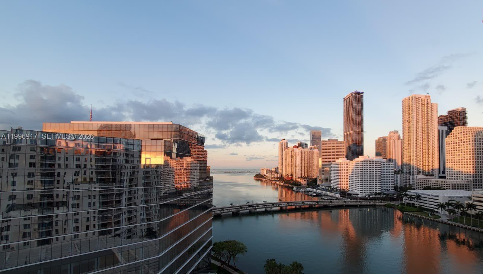701 Brickell Key Boulevard, Unit 1611 Miami, FL 33131 - Photo 5 of 31