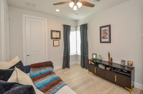 $499,000 | 2419 West Kolbe Lane, Houston, TX 77080