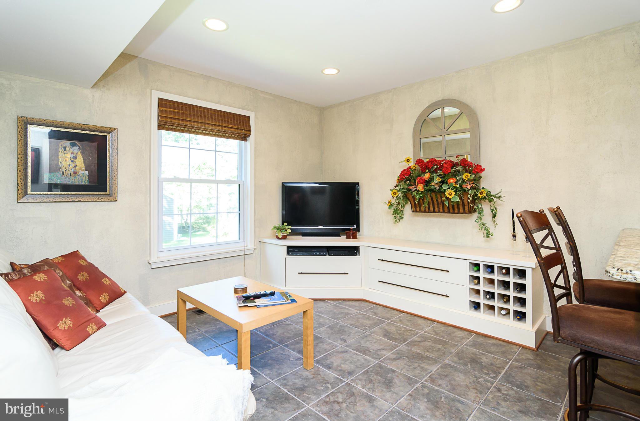 7355 Kindler Road Columbia, MD 21046 - Photo 6 of 30 Sunfilled breakfast room with built-in wine rack